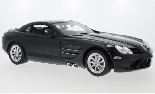 Diecast model cars Mercedes CLA 1/12 Motormax McLaren SLR metallic black Mercedes CLA 1/12 Motormax McLaren SLR metallic black diecast model cars