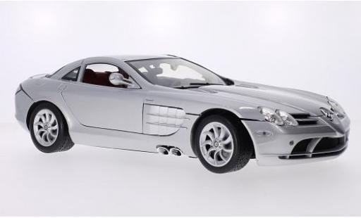 Mercedes CLA 1/12 Motormax McLaren SLR grey diecast model cars