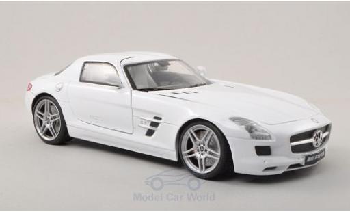 Diecast model cars Mercedes SLS 1/18 Motormax AMG (C197) white Mercedes SLS 1/18 Motormax AMG (C197) white diecast model cars
