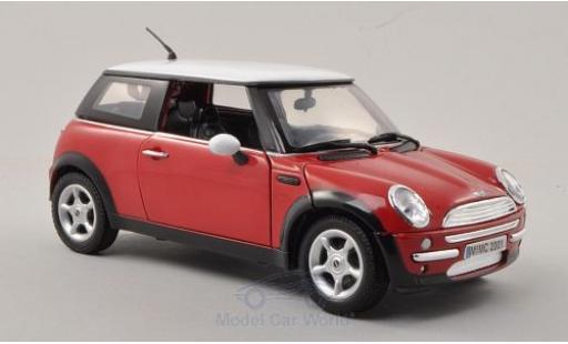 Diecast model cars Mini Cooper S 1/18 Motormax red/white 2001 Mini Cooper S 1/18 Motormax red/white 2001 diecast model cars