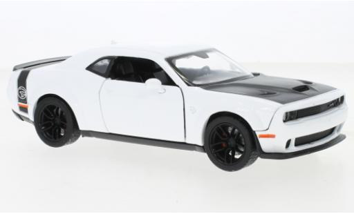 Diecast model cars Dodge Challenger 1/24 Motormax SRT Hellcat Widebody white/black 2018 Dodge Challenger 1/24 Motormax SRT Hellcat Widebody white/black 2018 diecast model cars