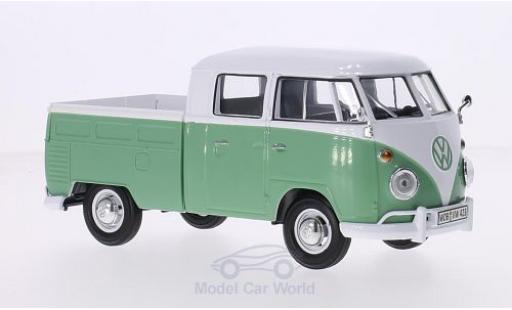 Diecast model cars Volkswagen T1 1/24 Motormax DoKa white/green Volkswagen T1 1/24 Motormax DoKa white/green diecast model cars