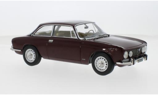 Diecast model cars Alfa Romeo 2000 1/18 Norev GTV rot 1973 1:18 Alfa Romeo 2000 1/18 Norev GTV rot 1973 1:18 diecast model cars
