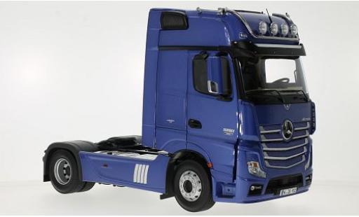 Diecast model cars Mercedes Actros 1/18 NZG 2 GigaSpace 4x2 FH25 metallic blue Mercedes Actros 1/18 NZG 2 GigaSpace 4x2 FH25 metallic blue diecast model cars