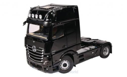 Diecast model cars Mercedes Actros 1/18 NZG GigaSpace 4X2 black 2018 Mercedes Actros 1/18 NZG GigaSpace 4X2 black 2018 diecast model cars