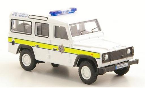 Land Rover Defender 1/76 Oxford Station Wagon Garda Confidential diecast model cars
