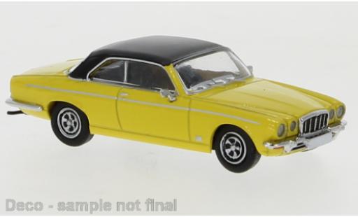 Diecast model cars Jaguar XJ 1/87 PCX87 -C yellow/matt-black 1973 Jaguar XJ 1/87 PCX87 -C yellow/matt-black 1973 diecast model cars
