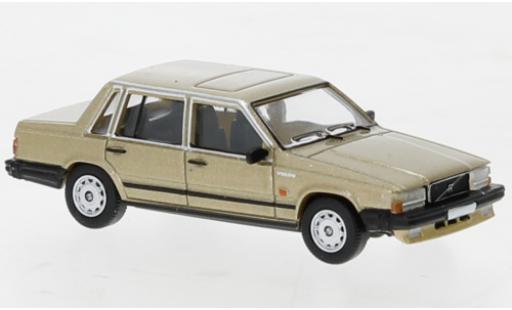 Diecast model cars Volvo 740 1/87 PCX87 metallise beige 1984 Volvo 740 1/87 PCX87 metallise beige 1984 diecast model cars
