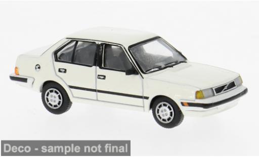 Volvo 360 1/87 PCX87 weiss 1985 1:87 diecast model cars