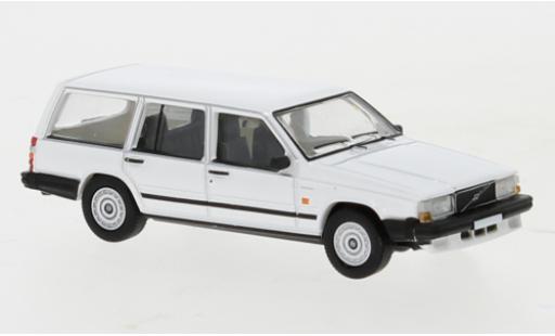 Diecast model cars Volvo 740 1/87 PCX87 Kombi white 1985 Volvo 740 1/87 PCX87 Kombi white 1985 diecast model cars