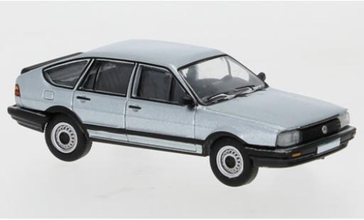 Diecast model cars Volkswagen Passat 1/87 PCX87 B2 grey 1985 Volkswagen Passat 1/87 PCX87 B2 grey 1985 diecast model cars