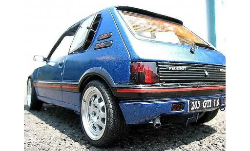 Peugeot 205 GTI 1/18 Solido 1.9 Bleu Miami blue miami diecast model cars