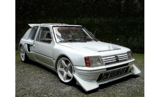 Peugeot 205 Turbo 16 1/18 Solido preparee pour la course T16 diecast model cars