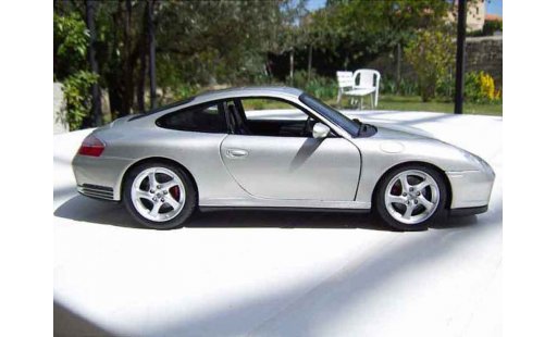Porsche 911 4S 1/18 Maisto Carrera grey diecast model cars