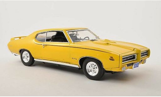 Pontiac GTO The Judge 1/18 Motormax yellow 1969 diecast model cars