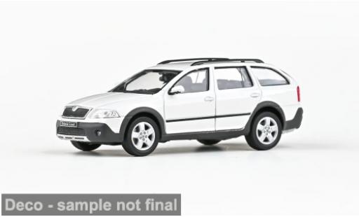 Skoda Octavia 1/43 Abrex II Combi Scout weiss 2007 1:43 diecast model cars