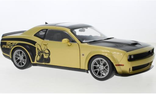 Dodge Challenger 1/18 Solido R/T Scat Pack Widebody metallise beige/matte-black 2020 diecast model cars