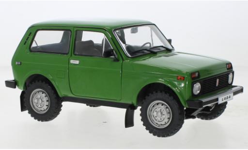 Lada Niva 1/18 Solido vert 1980 diecast model cars
