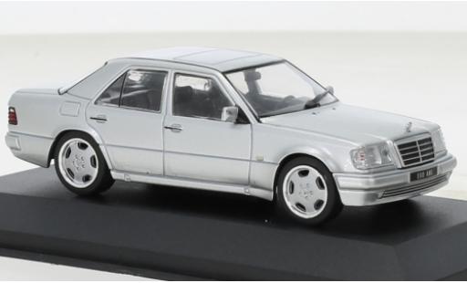 Mercedes Classe E 1/43 Solido E60 (W124) AMG d 1990 diecast model cars