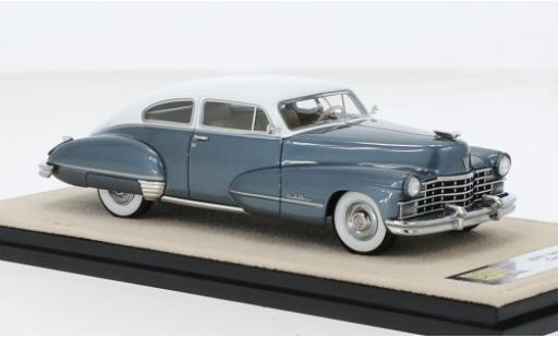 Diecast model cars Cadillac Series 62 1/43 Stamp Models Club Coupe metallise blau/weiss 1947 1:43 Cadillac Series 62 1/43 Stamp Models Club Coupe metallise blau/weiss 1947 1:43 diecast model cars