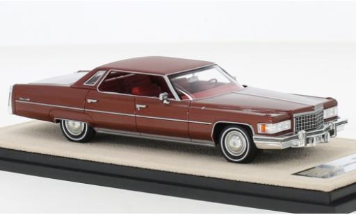 Diecast model cars Cadillac Deville 1/43 Stamp Models DeVille Sedan metallise red 1976 Cadillac Deville 1/43 Stamp Models DeVille Sedan metallise red 1976 diecast model cars