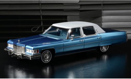 Diecast model cars Cadillac Fleetwood 1/18 Stamp Models Brougham metallise blue/white 1976 Cadillac Fleetwood 1/18 Stamp Models Brougham metallise blue/white 1976 diecast model cars