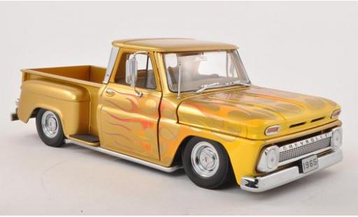 Chevrolet C-10 1/18 Sun Star Stepside Pick Up Low Rider gold/Dekor 1965 diecast model cars