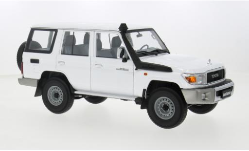 Diecast model cars Toyota Land Cruiser 1/18 Almost Real 7 weiss 1:18 Toyota Land Cruiser 1/18 Almost Real 7 weiss 1:18 diecast model cars
