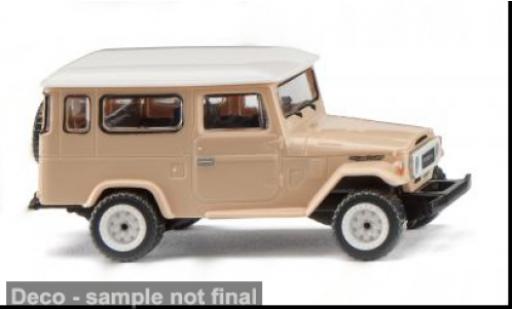 Diecast model cars Toyota Land Cruiser beige/beige 1960 1/87 Wiking