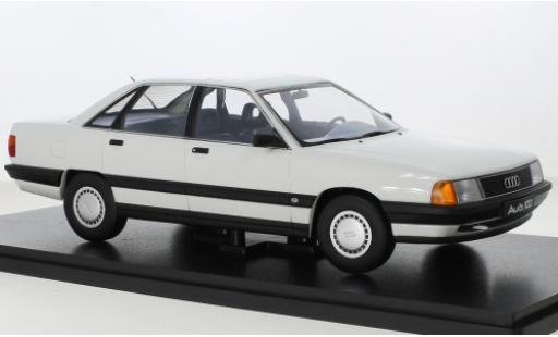 Diecast model cars Audi 100 1/18 Triple 9 Collection (C3) white 1989 Audi 100 1/18 Triple 9 Collection (C3) white 1989 diecast model cars