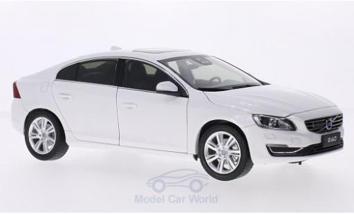 Volvo S60 1/18 Ultimate Diecast metallic white 2015 diecast model cars