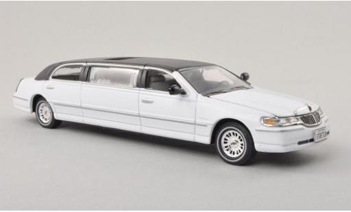 Diecast model cars Lincoln Town Car 1/43 Vitesse white/black 2000 Lincoln Town Car 1/43 Vitesse white/black 2000 diecast model cars