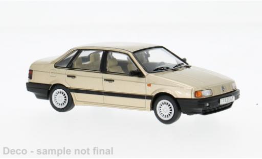 Volkswagen Passat 1/43 IXO CL (B3) beige 1988 1:43 diecast model cars
