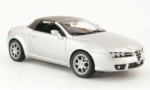Diecast model cars Alfa Romeo Spider 1/18 Welly silber geschlossen 1:18 Alfa Romeo Spider 1/18 Welly silber geschlossen 1:18 diecast model cars