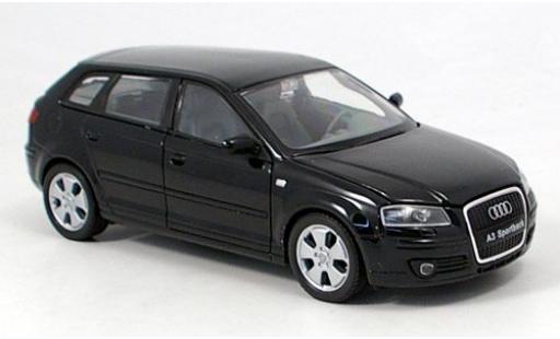 Diecast model cars Audi A3 1/24 Welly Sportback schwarz 1:24 Audi A3 1/24 Welly Sportback schwarz 1:24 diecast model cars