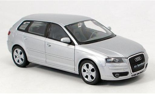 Audi A3 1/24 Welly Sportback silber 1:24 diecast model cars