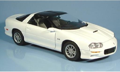 Diecast model cars Chevrolet Camaro 1/18 Welly SS weiss 2002 1:18 Chevrolet Camaro 1/18 Welly SS weiss 2002 1:18 diecast model cars
