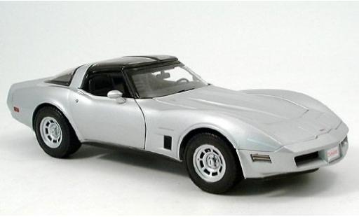 Diecast model cars Chevrolet Corvette 1/18 Welly silber 1982 1:18 Chevrolet Corvette 1/18 Welly silber 1982 1:18 diecast model cars