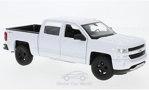 Diecast model cars Chevrolet Silverado 1/24 Welly white Chevrolet Silverado 1/24 Welly white diecast model cars