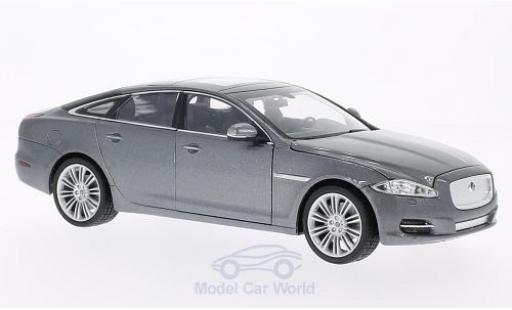 Jaguar XJ 1/24 Welly metallic grey 2010 diecast model cars