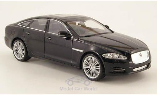 Diecast model cars Jaguar XJ 1/24 Welly black 2010 ohne Vitrine Jaguar XJ 1/24 Welly black 2010 ohne Vitrine diecast model cars