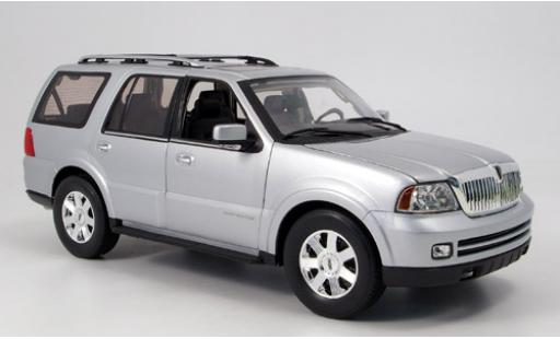 Diecast model cars Lincoln Navigator 1/18 Welly silber 2005 1:18 Lincoln Navigator 1/18 Welly silber 2005 1:18 diecast model cars