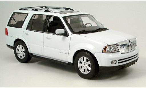 Diecast model cars Lincoln Navigator 1/18 Welly weiss 2005 1:18 Lincoln Navigator 1/18 Welly weiss 2005 1:18 diecast model cars