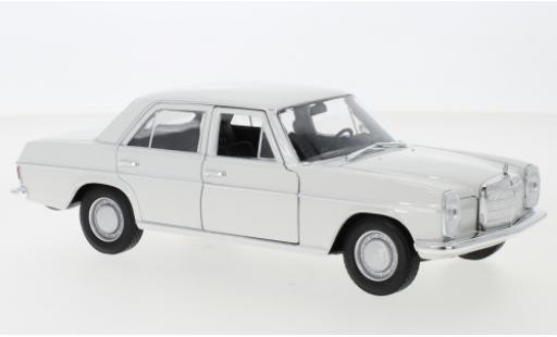 Mercedes 220 1/24 Welly (W115) white 1968 diecast model cars