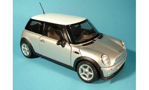 Diecast model cars Mini Cooper 1/18 Welly New silber 2001 1:18 Mini Cooper 1/18 Welly New silber 2001 1:18 diecast model cars