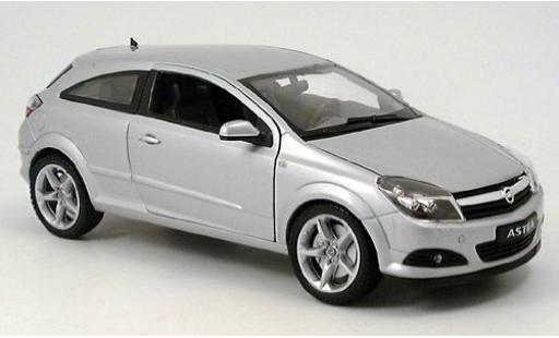 Diecast model cars Opel Astra 1/18 Welly GTC silber 2005 1:18 Opel Astra 1/18 Welly GTC silber 2005 1:18 diecast model cars