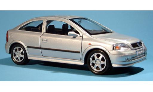 Opel Astra 1/24 Welly silber 1:24 diecast model cars