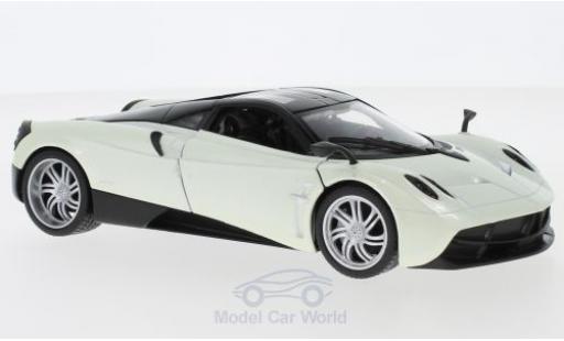 Diecast model cars Pagani Huayra 1/43 Welly metallic white Pagani Huayra 1/43 Welly metallic white diecast model cars