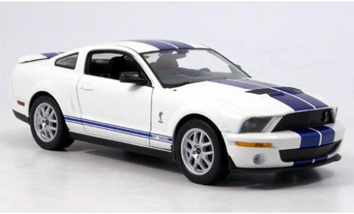 Diecast model cars Shelby Cobra 1/24 Welly GT 500 weiß 1:24 Shelby Cobra 1/24 Welly GT 500 weiß 1:24 diecast model cars