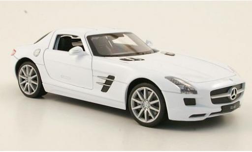 Mercedes SLS 1/24 Welly AMG (C197) white diecast model cars